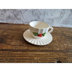 Vintage Holt Howard 1962 Christmas Holly Berry Tea Cup and Saucer Set White 3D